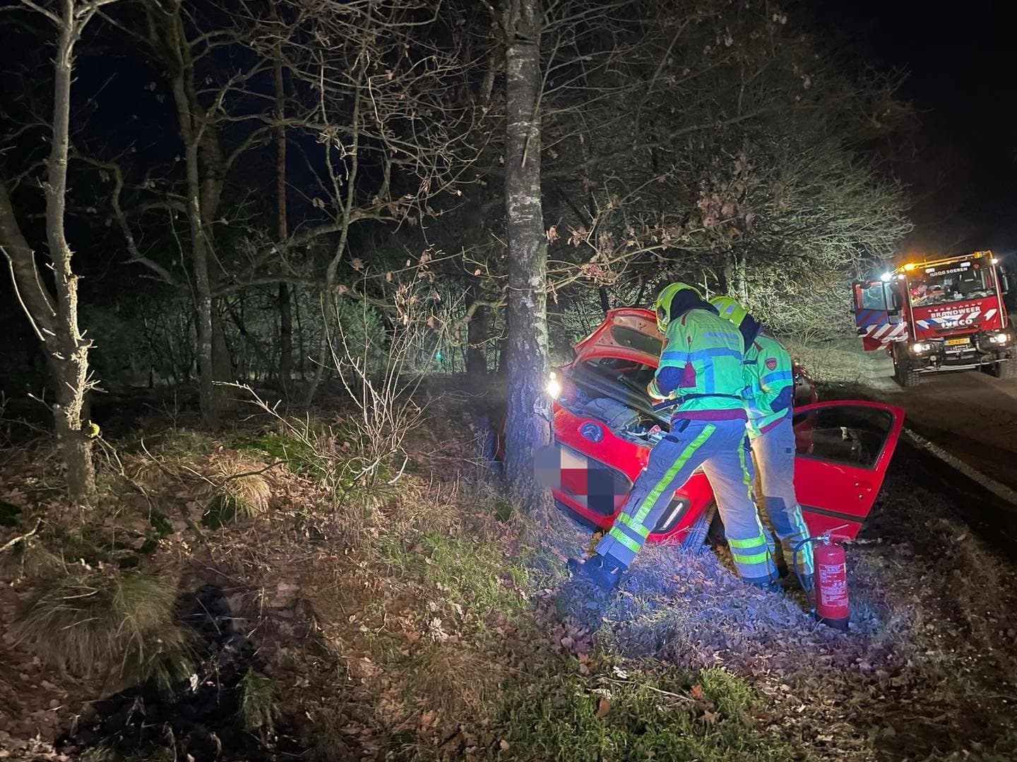 P1 HV weg letsel Asselsweg Kootwijk📸