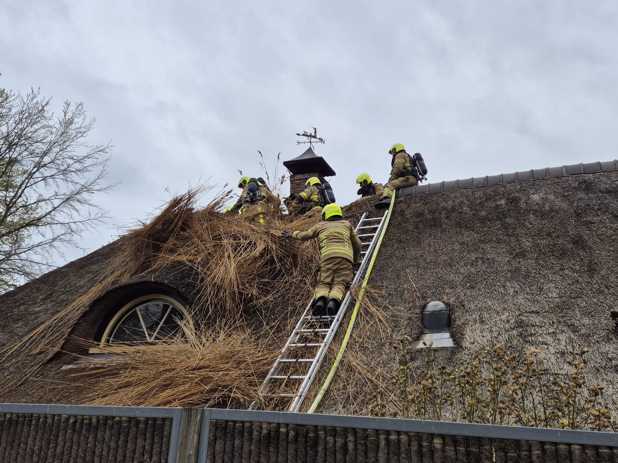 P1 (Middel BR) Brand woning (Rietendak) Bosrand Elspeet
