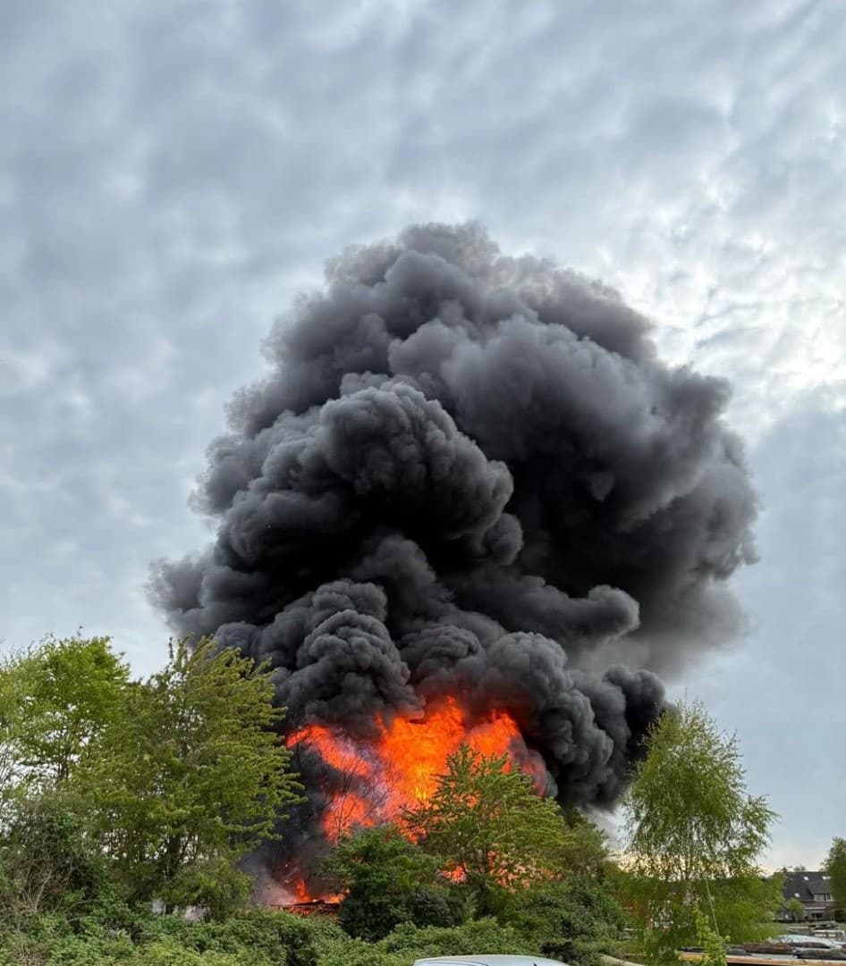 P1 (Middel Brand) Brand Berm/Bosschage Vierhouterweg Elspeet